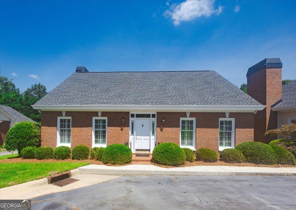 2 bedroom, 2.5 bathroom, 1,961 sq ft condominium for sale at 104 Covington Place, Macon, GA 31210