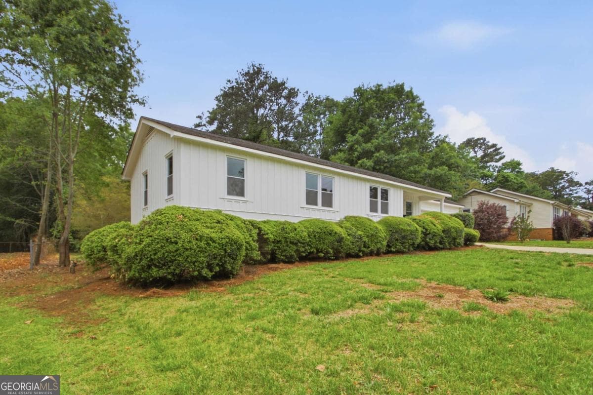 3 bedroom, 2 bathroom, 1,458 sq ft single family residence sold at 6867 LAURELWOOD Drive, Douglasville, GA 30135