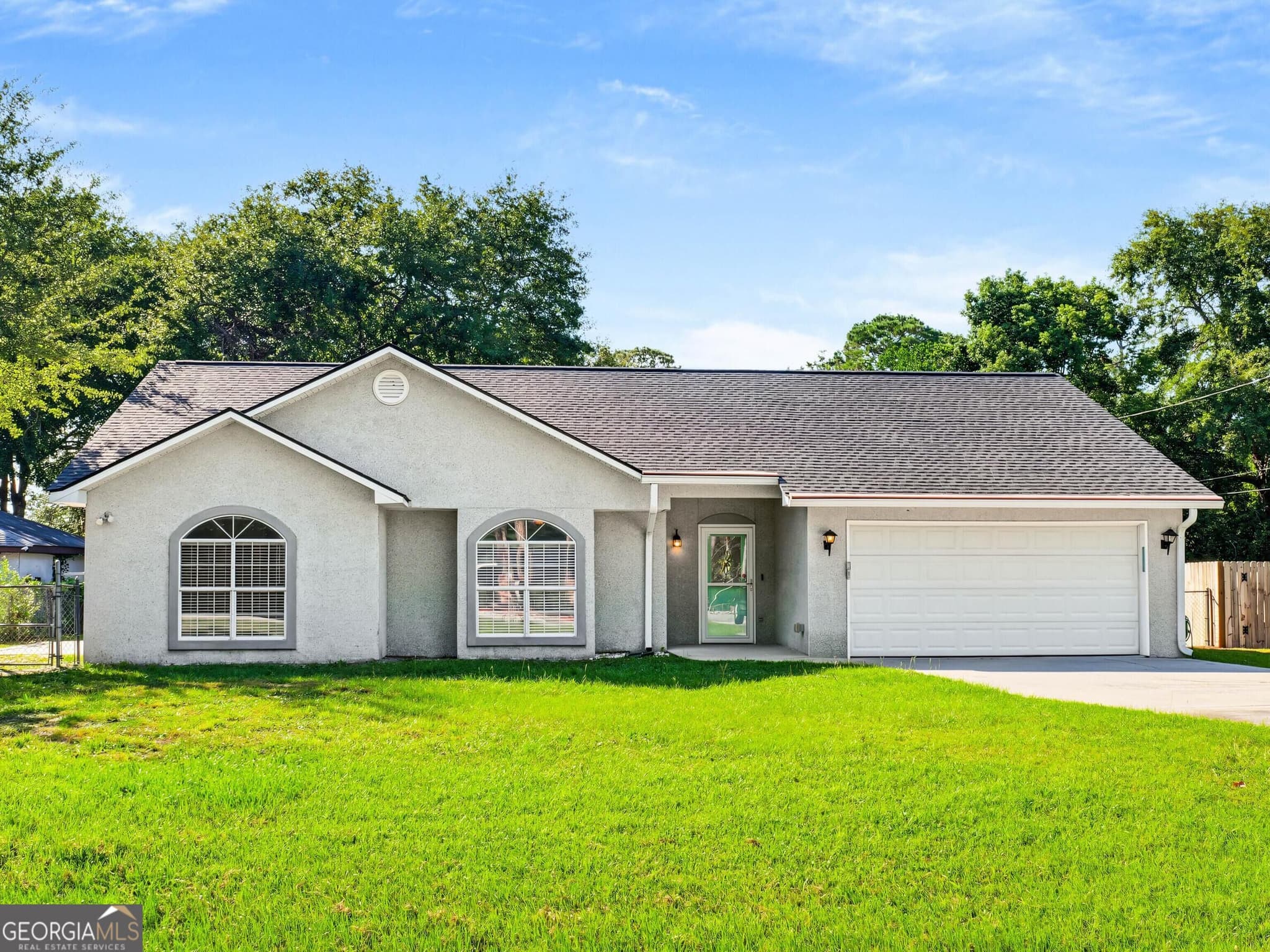 3 bedroom, 2 bathroom, 1,827 sq ft single family residence for sale at 303 Ethridge Drive, Brunswick, GA 31525