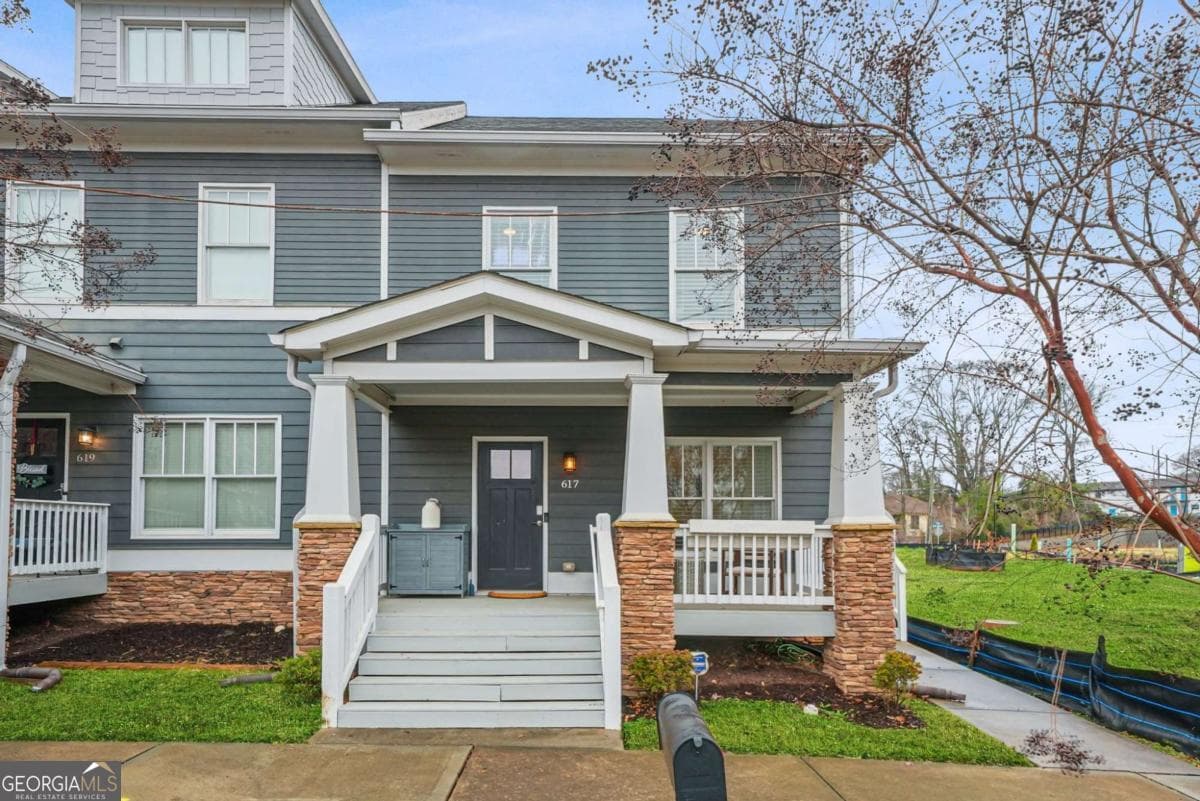 3 bedroom, 2.5 bathroom, 1,720 sq ft townhouse sold at 617 Chestnut Street, Atlanta, GA 30354