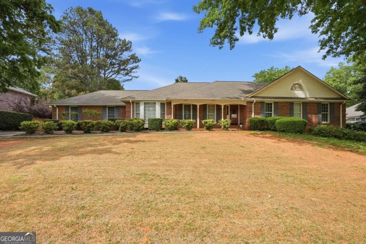 4 bedroom, 3 bathroom, 2,662 sq ft single family residence sold at 175 Broadmeadow Cove, Roswell, GA 30075