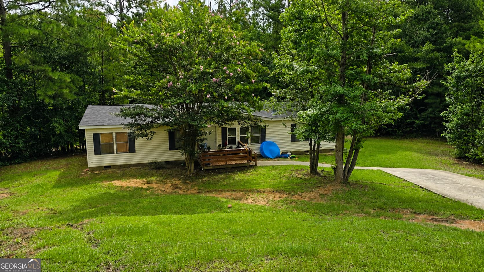 3 bedroom, 2 bathroom, 1,620 sq ft single family residence for sale at 112 Mandy Court, Macon, GA 31217