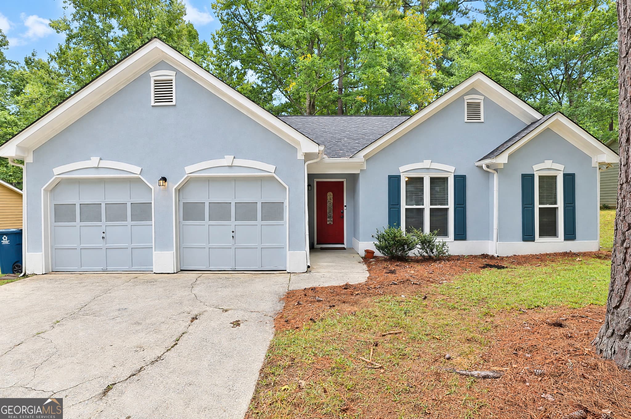 3 bedroom, 2 bathroom, 1,425 sq ft single family residence for sale at 806 Bedford Park, Peachtree City, GA 30269