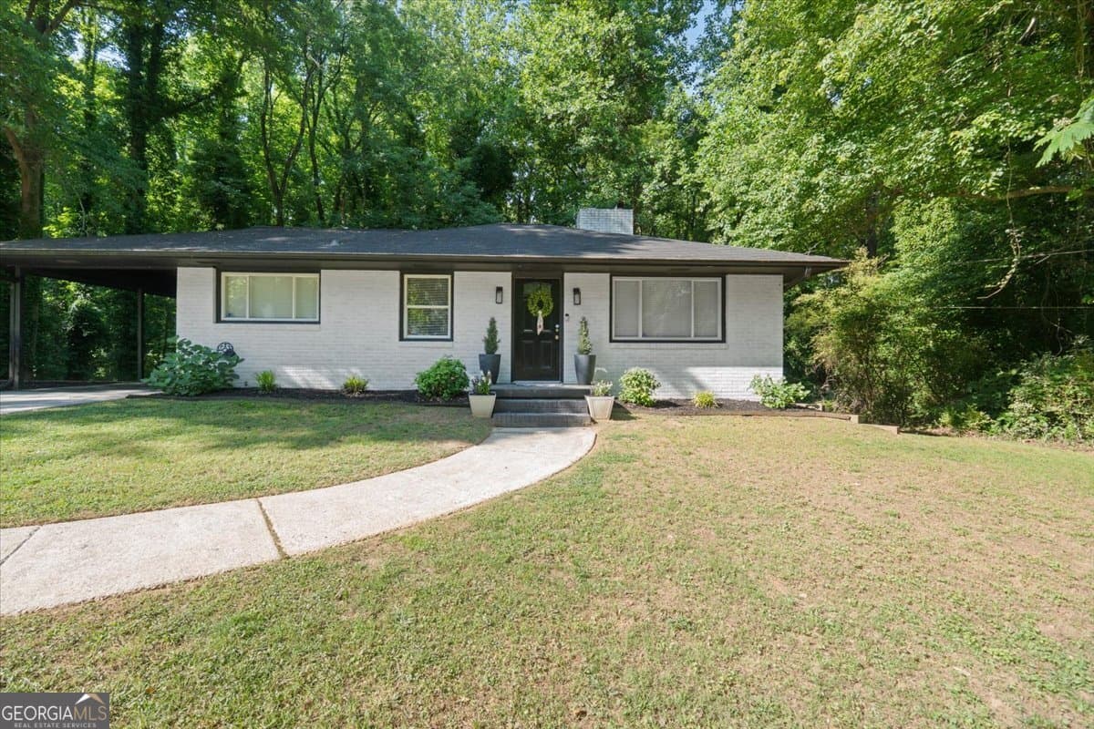 3 bedroom, 2 bathroom, 2,108 sq ft single family residence sold at 124 Riverbend Circle, Gainesville, GA 30501