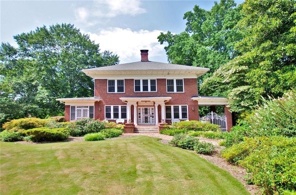 5 bedroom, 5 bathroom, 6,281 sq ft single family residence sold at 1248 OXFORD Road, Atlanta, GA 30306