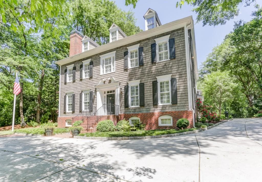 6 bedroom, 7 bathroom single family residence sold at 2639 Howell Mill Road, Atlanta, GA 30327