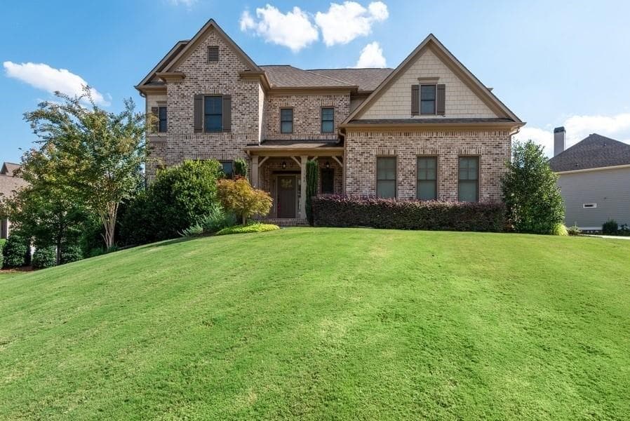 6 bedroom, 5 bathroom, 3,741 sq ft single family residence sold at 1368 Sutters Pond Drive, Kennesaw, GA 30152