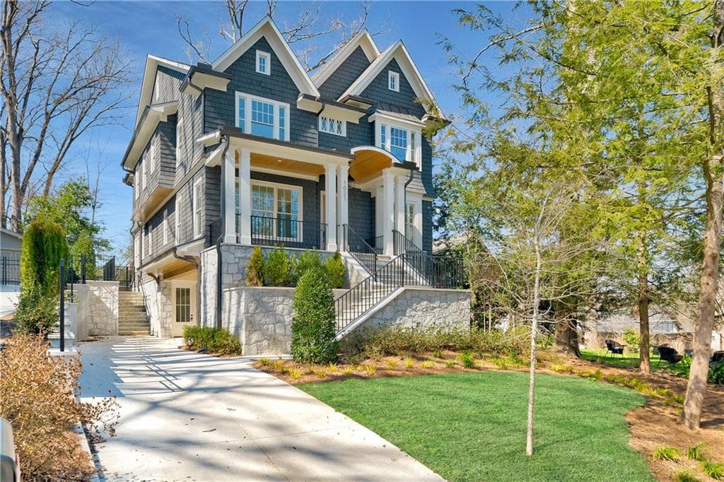 6 bedroom, 5 bathroom, 4,809 sq ft single family residence sold at 1021 Reeder Cir, Atlanta, GA 30306