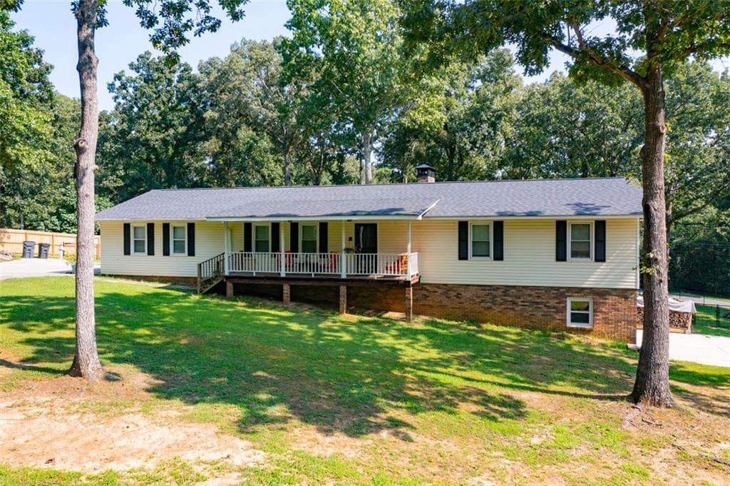 3 bedroom, 3 bathroom, 3,352 sq ft single family residence sold at 34 WAYSIDE Drive, Cartersville, GA 30120