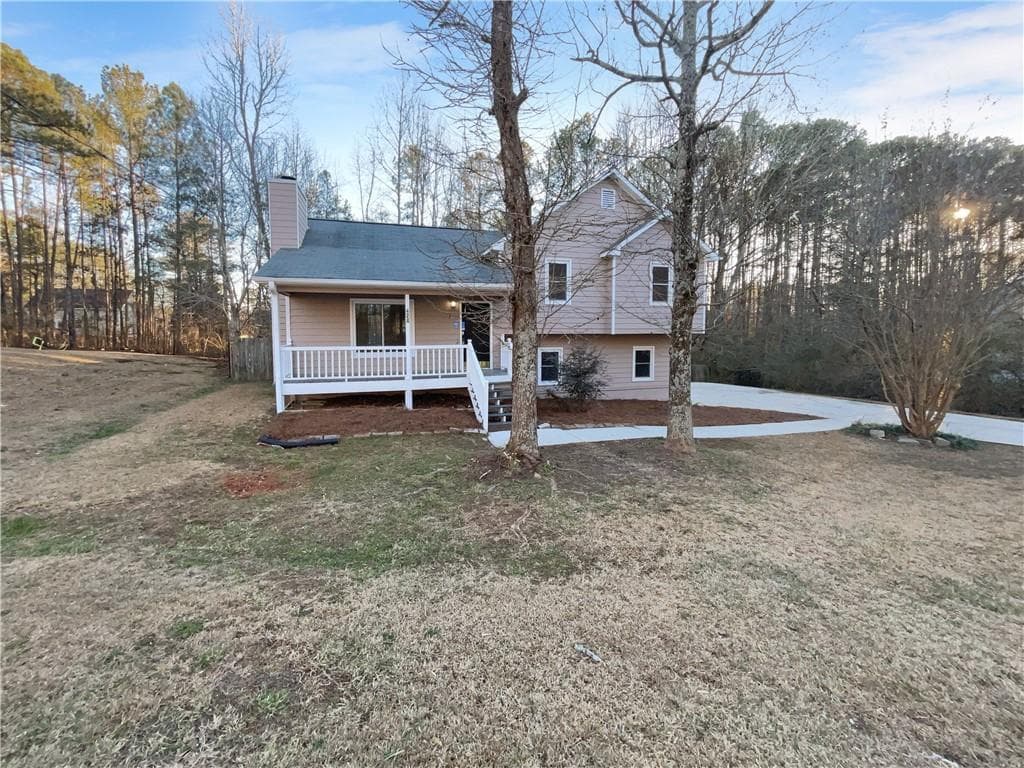 3 bedroom, 2 bathroom single family residence sold at 424 Nottingham Drive, Douglasville, GA 30134