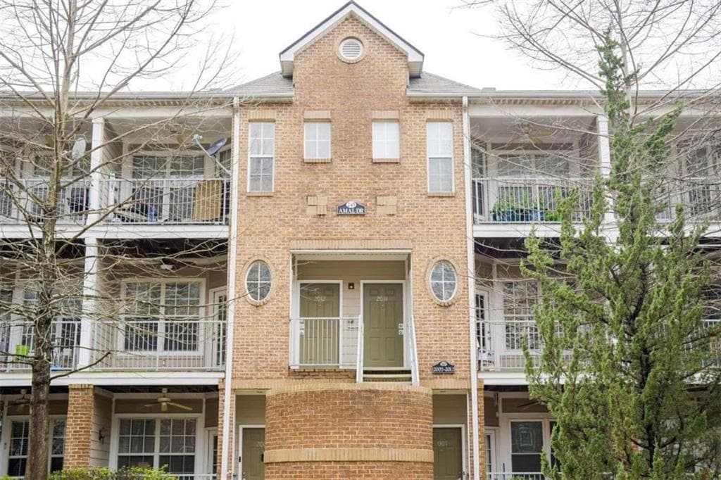 1 bedroom, 1 bathroom, 807 sq ft condominium sold at 245 Amal Drive 2009, Atlanta, GA 30315