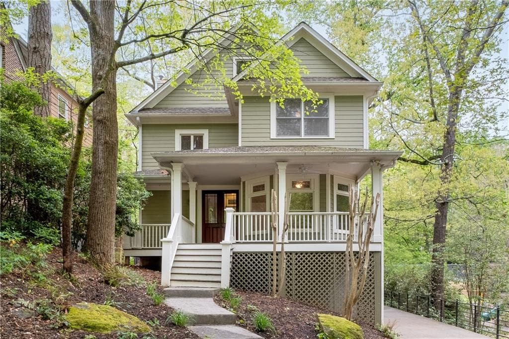 3 bedroom, 3 bathroom, 2,850 sq ft single family residence sold at 420 Lakeshore Drive, Atlanta, GA 30307