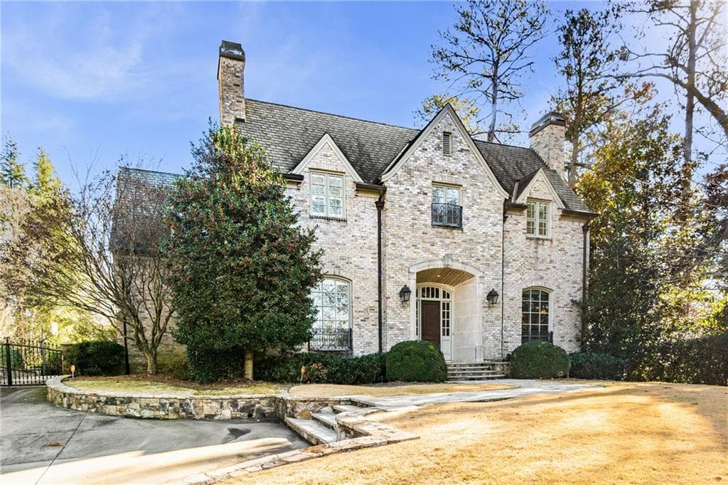 6 bedroom, 7 bathroom single family residence sold at 2659 Old Wesley Place, Atlanta, GA 30327