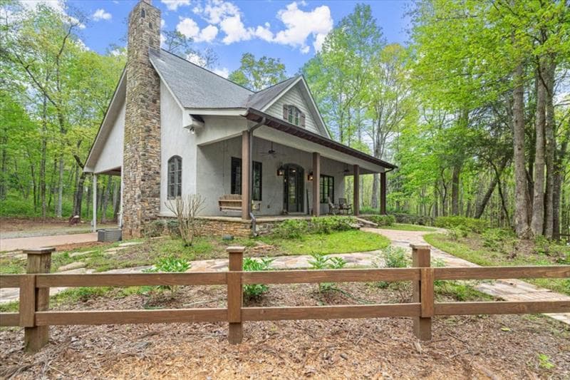 2 bedroom, 3 bathroom single family residence sold at 790 Bailey Waters Road, Dawsonville, GA 30534