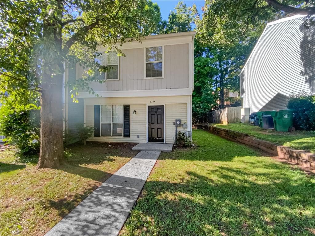 2 bedroom, 3 bathroom townhouse sold at 5724 Wells Circle, Stone Mountain, GA 30087