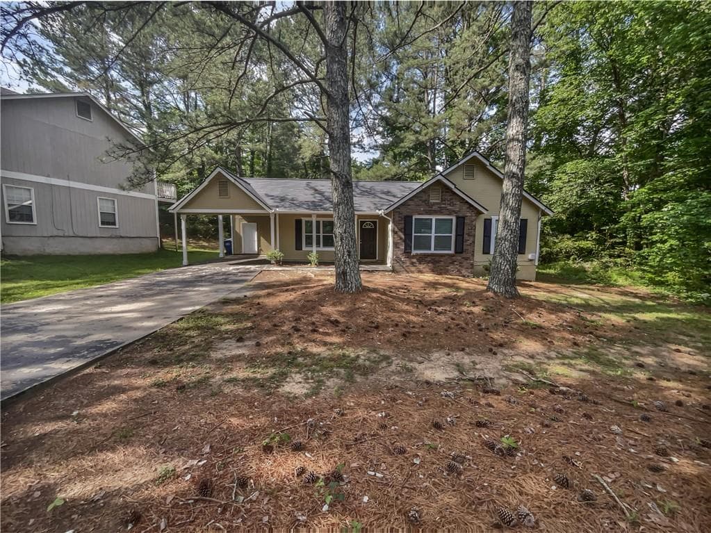 3 bedroom, 2 bathroom, 1,197 sq ft single family residence sold at 651 Tarragon Way, Atlanta, GA 30331