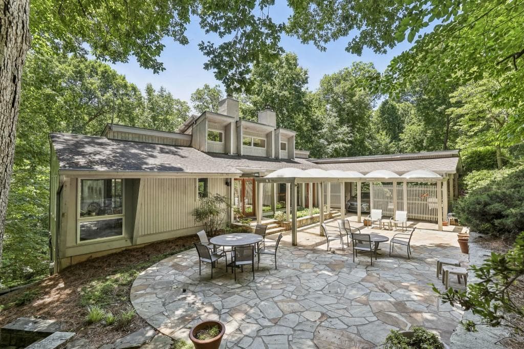 5 bedroom, 2 bathroom, 3,414 sq ft single family residence sold at 3363 Ridgewood Road, Atlanta, GA 30327
