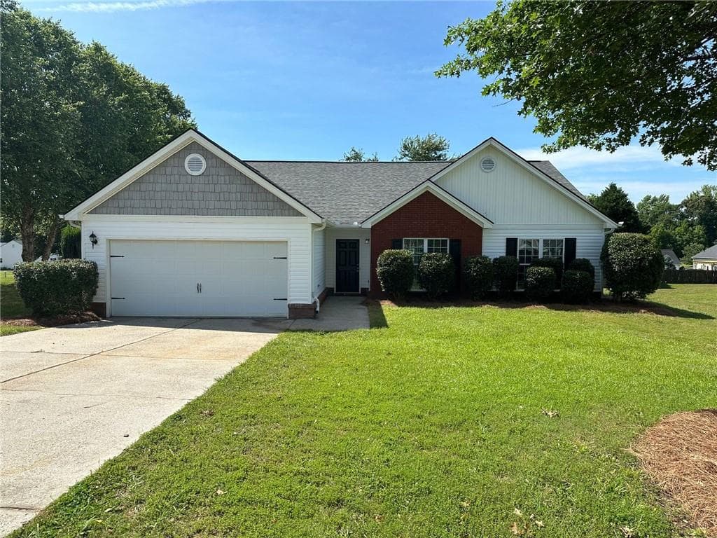 3 bedroom, 2 bathroom single family residence sold at 200 Lucas Way, Statham, GA 30666