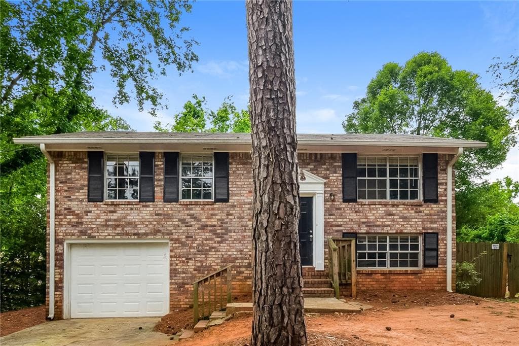 3 bedroom, 2 bathroom, 1,560 sq ft single family residence sold at 2099 Redbud Court, Marietta, GA 30008