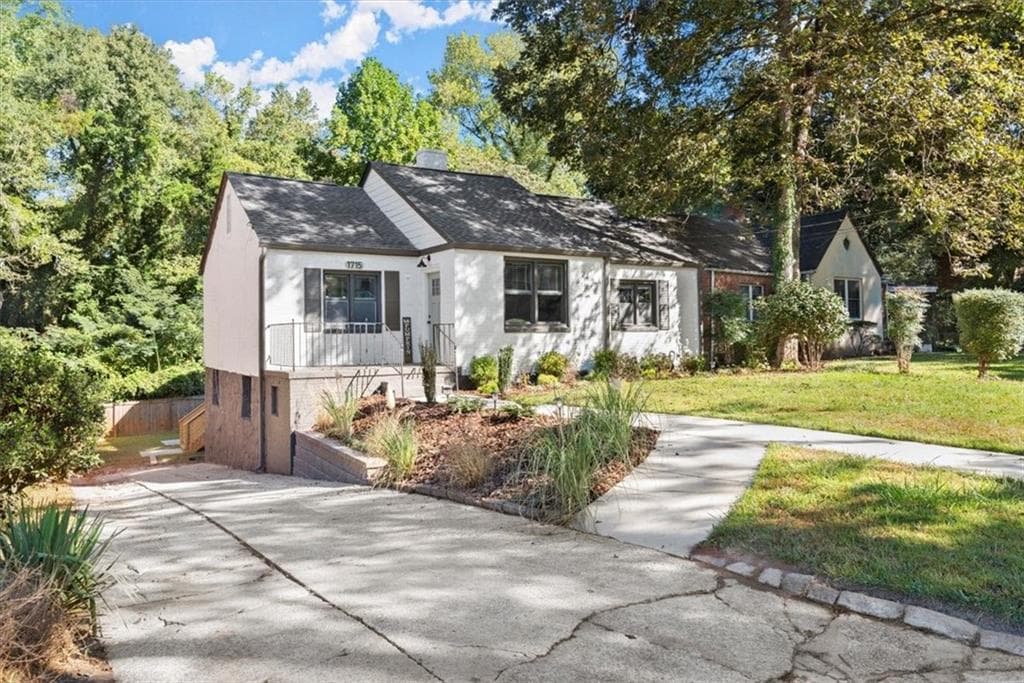 4 bedroom, 3 bathroom single family residence sold at 1715 Emerald Avenue, Atlanta, GA 30310