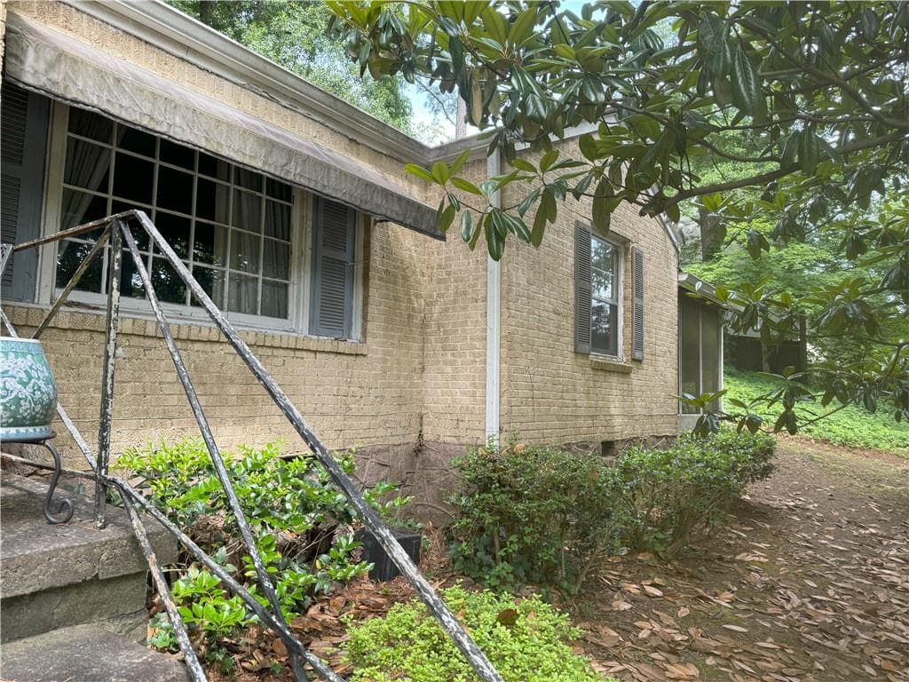 3 bedroom, 2 bathroom, 1,599 sq ft single family residence sold at 1789 Noble Drive, Atlanta, GA 30306