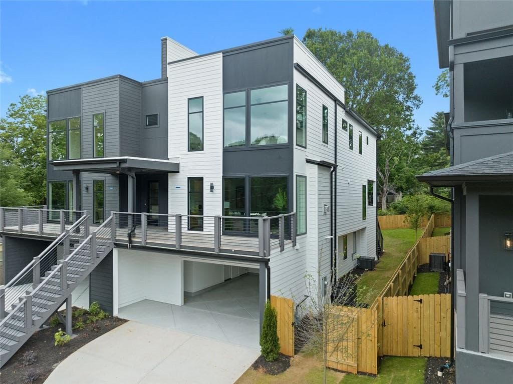 4 bedroom, 5 bathroom townhouse sold at 86 CLEVELAND Street B, Atlanta, GA 30316