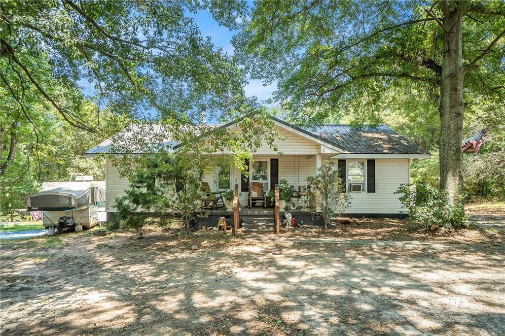 5495 Lance Court, Loganville, GA 30052 — most recent listing photo