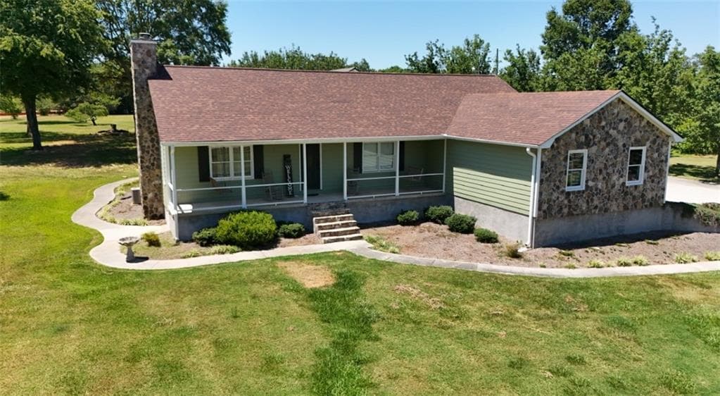 3 bedroom, 2 bathroom single family residence sold at 3060 Habersham Circle, Covington, GA 30014