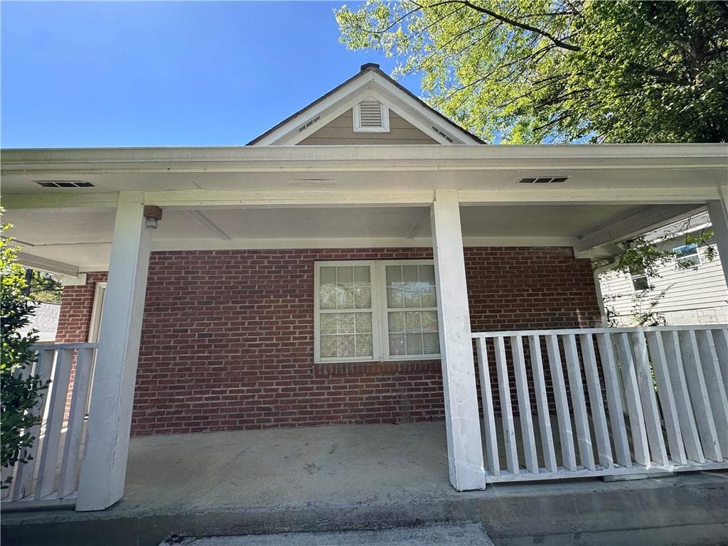 4 bedroom, 2 bathroom, 1,623 sq ft single family residence sold at 283 Barfield Avenue, Atlanta, GA 30310