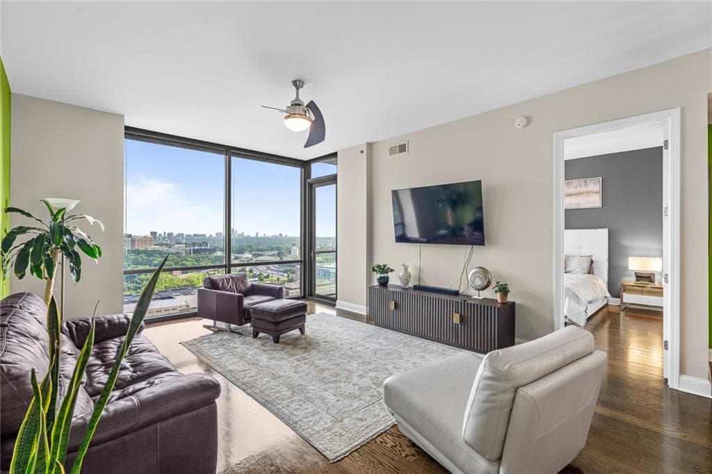 270 17th Street 2304, Atlanta, GA 30363 — most recent listing photo