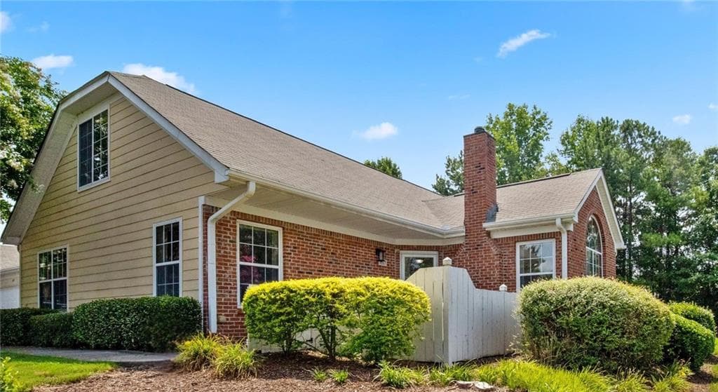 3 bedroom, 3 bathroom, 1,693 sq ft condominium sold at 2191 Rockbridge Road 1601, Stone Mountain, GA 30087