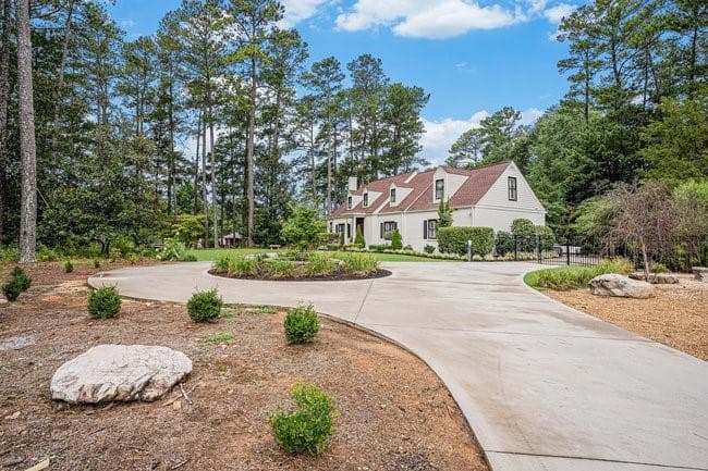4 bedroom, 4 bathroom single family residence sold at 310 Conyers Road, Mcdonough, GA 30253