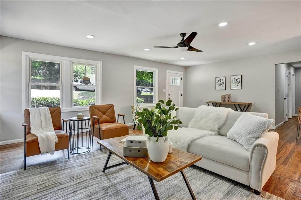 3 bedroom, 1 bathroom, 1,125 sq ft single family residence sold at 163 Glenrose Circle, Atlanta, GA 30354