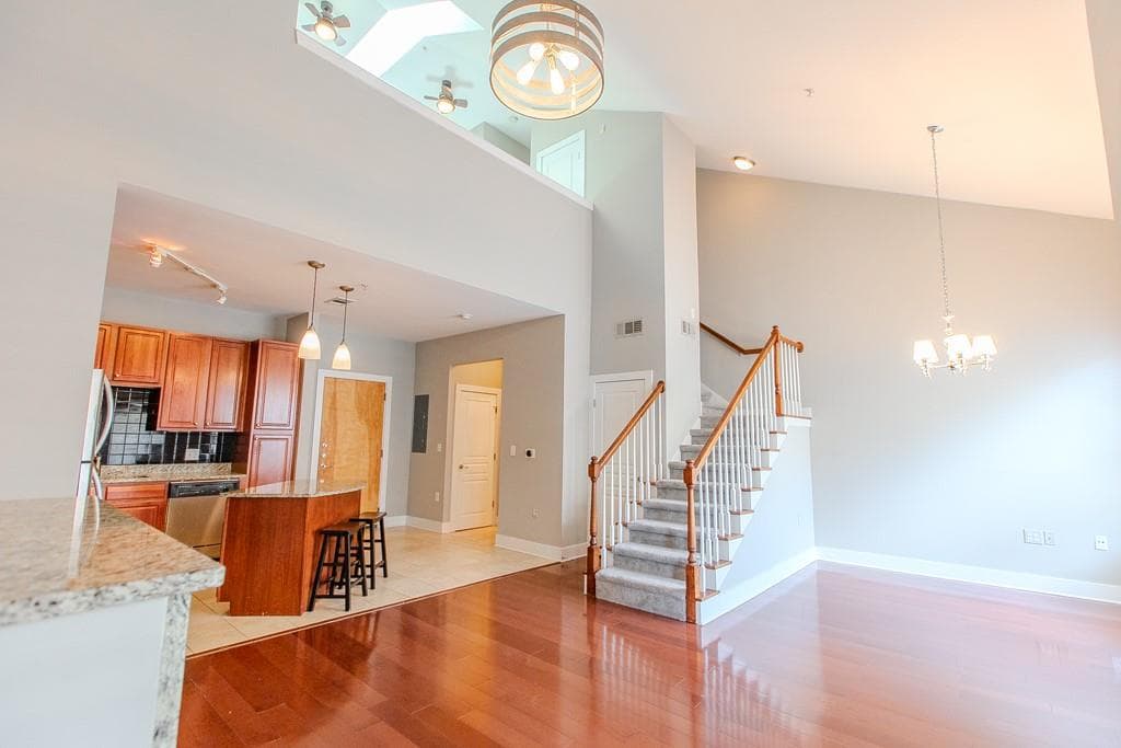 1 bedroom, 2 bathroom condominium sold at 799 Hammond Drive 406, Atlanta, GA 30328