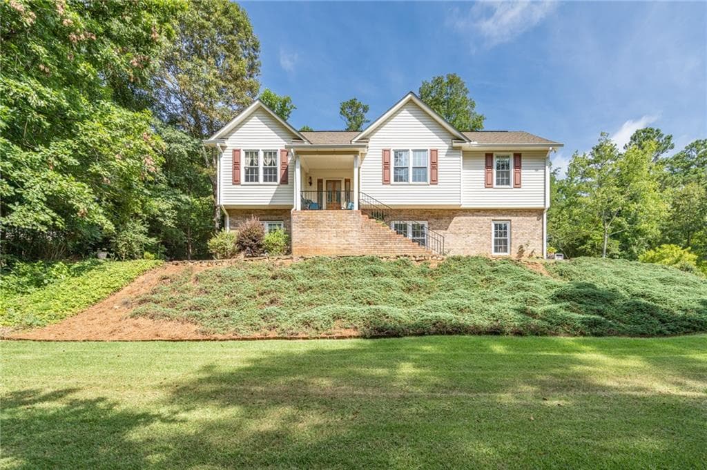 3 bedroom, 3 bathroom single family residence sold at 3363 NE Old Dalton Road, Rome, GA 30165