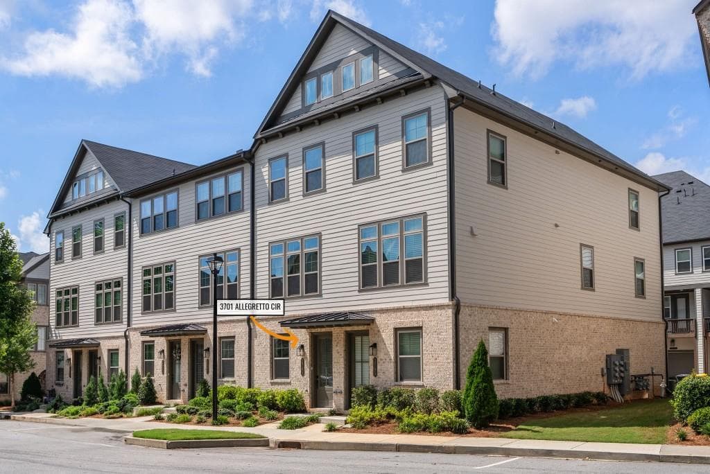3 bedroom, 4 bathroom, 1,645 sq ft townhouse sold at 3701 Allegretto Circle, Atlanta, GA 30339