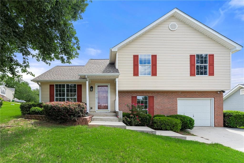 3 bedroom, 2 bathroom, 2,440 sq ft single family residence sold at 3419 River Run Trail, Decatur, GA 30034