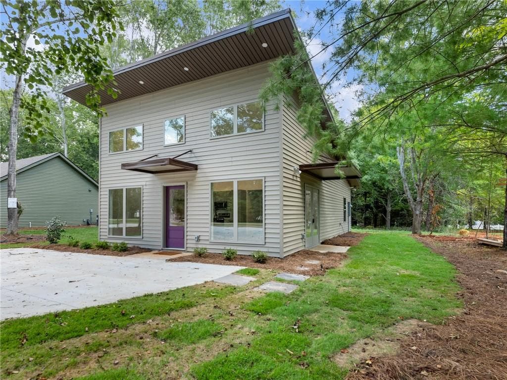 2 bedroom, 2 bathroom single family residence sold at 8089 Beachwood Drive, Murrayville, GA 30564