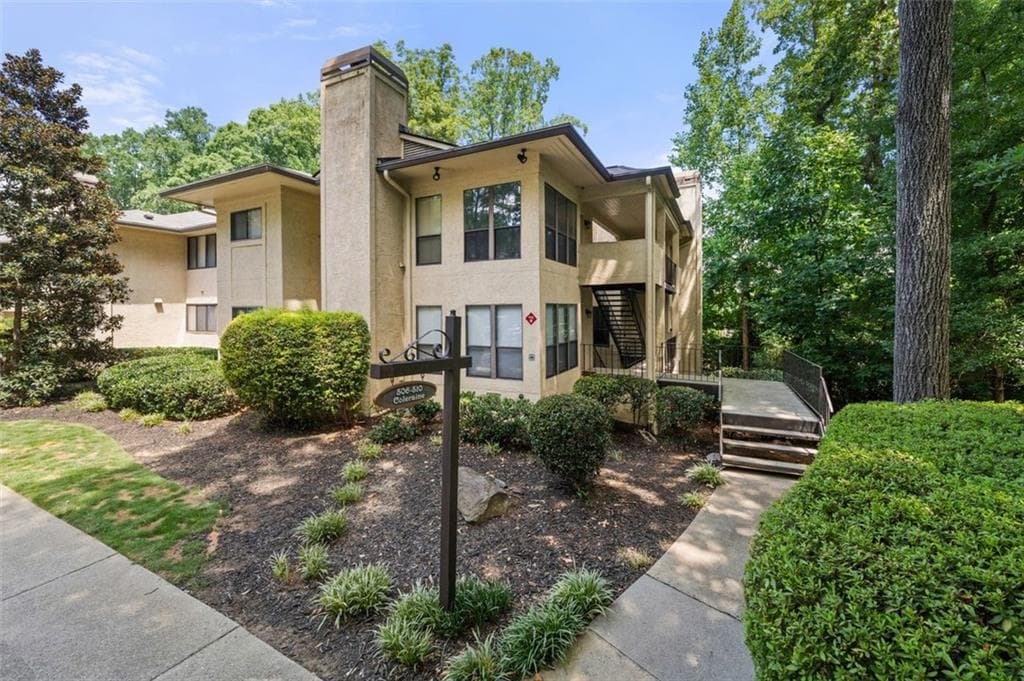 2 bedroom, 2 bathroom, 1,381 sq ft condominium sold at 508 COLERAINE, Smyrna, GA 30080