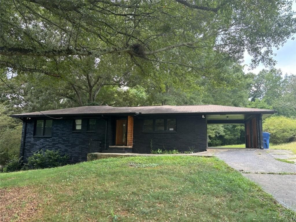 4 bedroom, 3 bathroom single family residence sold at 2381 County Line Road, Atlanta, GA 30331