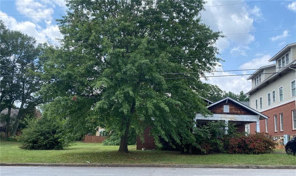 2 bedroom, 1 bathroom single family residence sold at 4290 Weaver Street, Smyrna, GA 30080