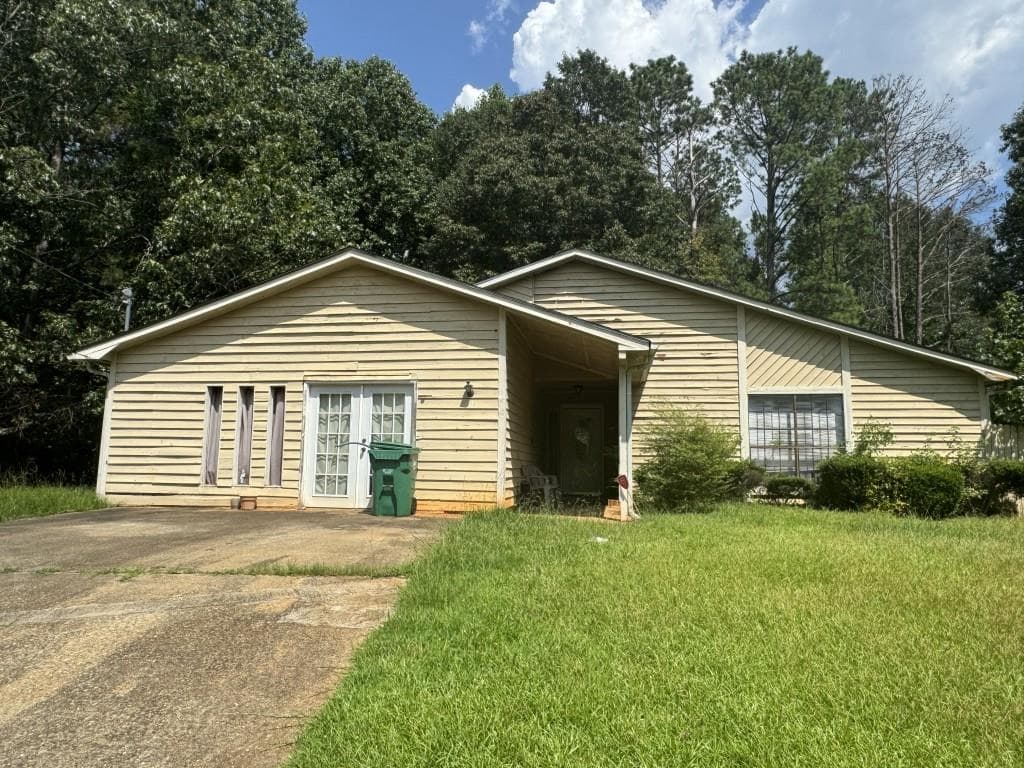 4 bedroom, 2 bathroom single family residence sold at 3593 Riverchase Drive, Decatur, GA 30034