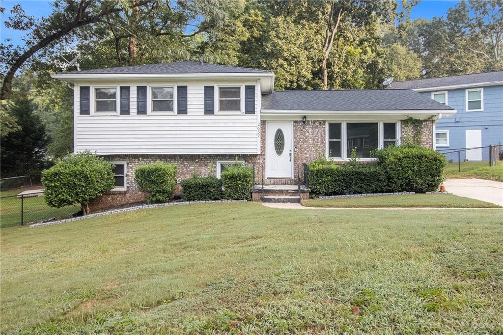 4 bedroom, 2 bathroom, 1,593 sq ft single family residence sold at 2657 Crestdale Circle, Atlanta, GA 30316