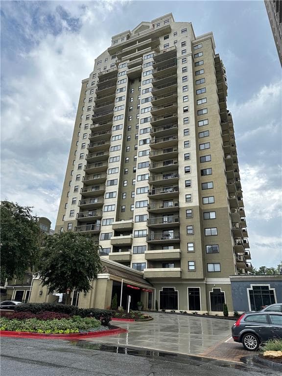 2 bedroom, 2 bathroom condominium sold at 795 Hammond Drive 2007, Atlanta, GA 30328