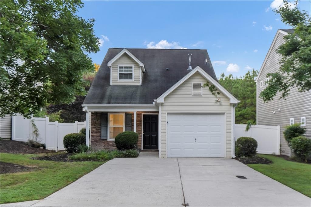 3 bedroom, 3 bathroom, 1,468 sq ft single family residence sold at 167 Silver Fox Trail, Dallas, GA 30157