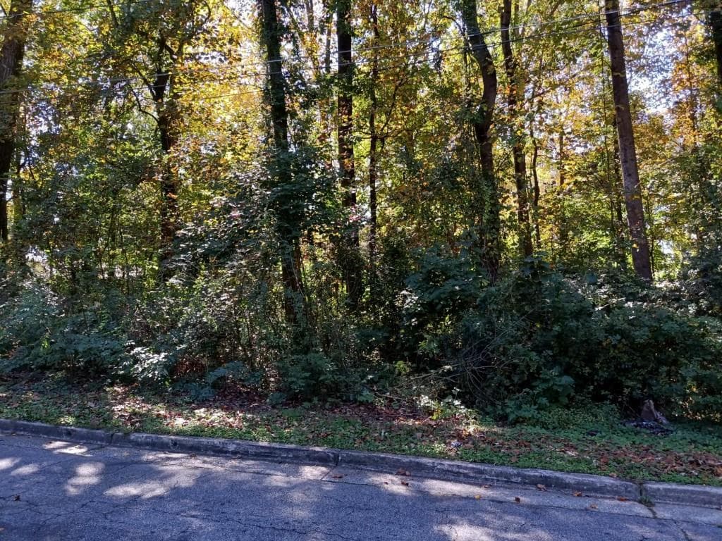 single family residence sold at 850 Peyton, Atlanta, GA 30318