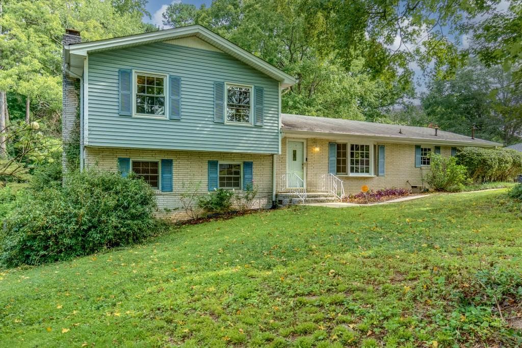 550 Favorwood Drive, Marietta, GA 30060 — most recent listing photo