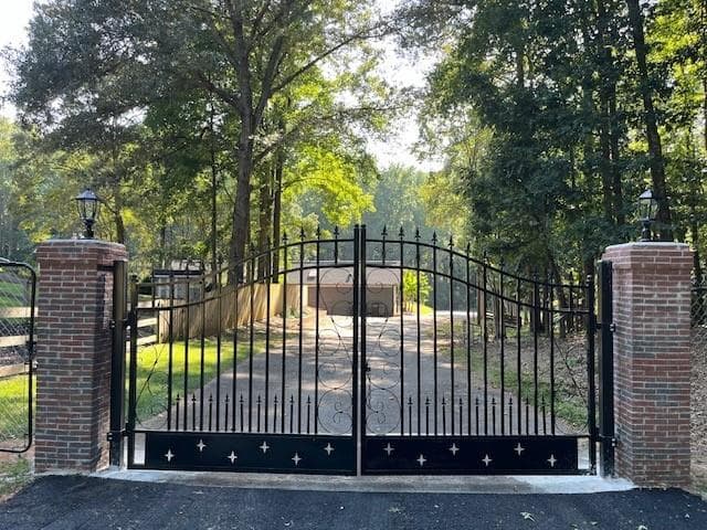277 W Wind Drive, Lilburn, GA 30047 — most recent listing photo