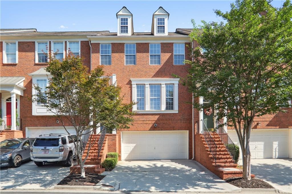 3 bedroom, 4 bathroom, 2,208 sq ft townhouse sold at 2447 Bridlewood Drive, Atlanta, GA 30339
