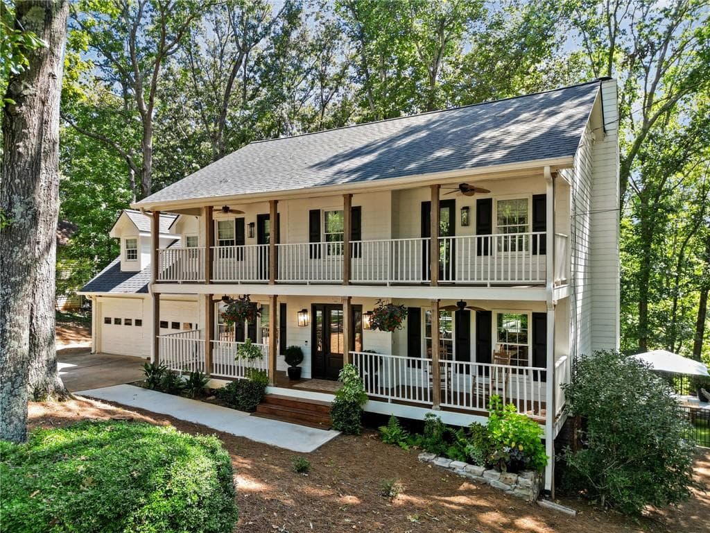 5 bedroom, 4 bathroom, 3,432 sq ft single family residence sold at 618 Apache Trail, Woodstock, GA 30189